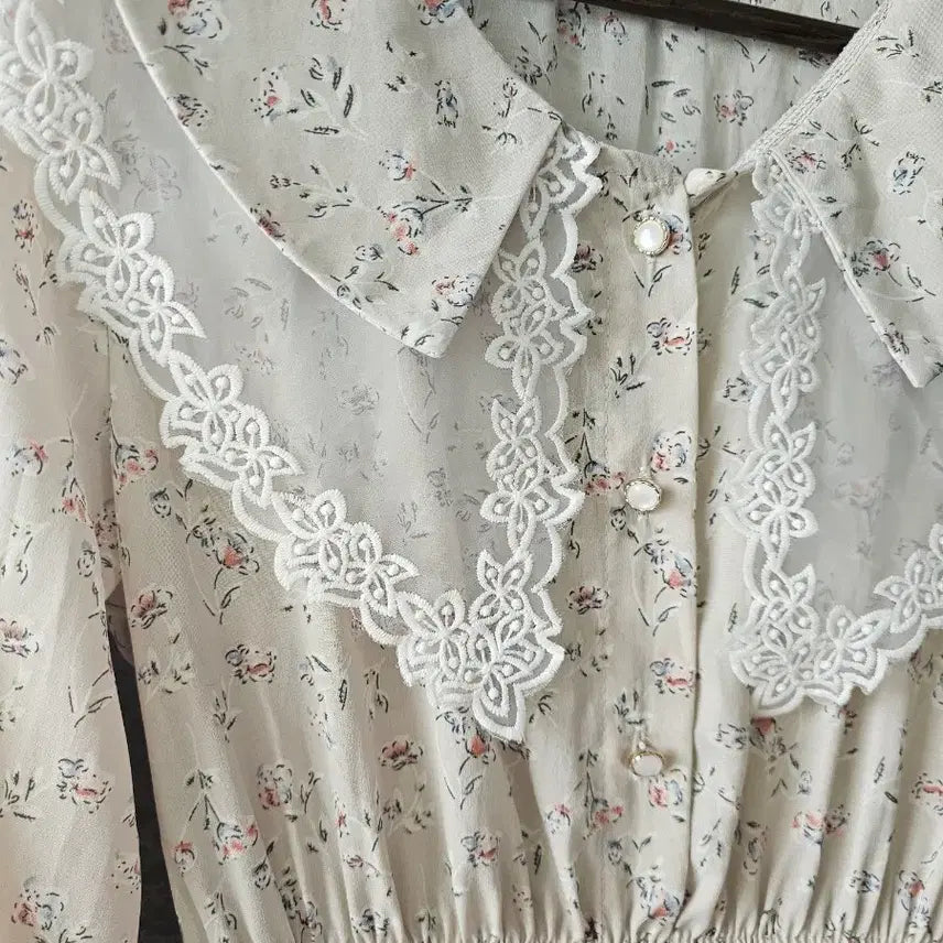 [BUNJANG] Flower Lace Collar Long Dress / 플라워 레이스 카라 롱 원피스