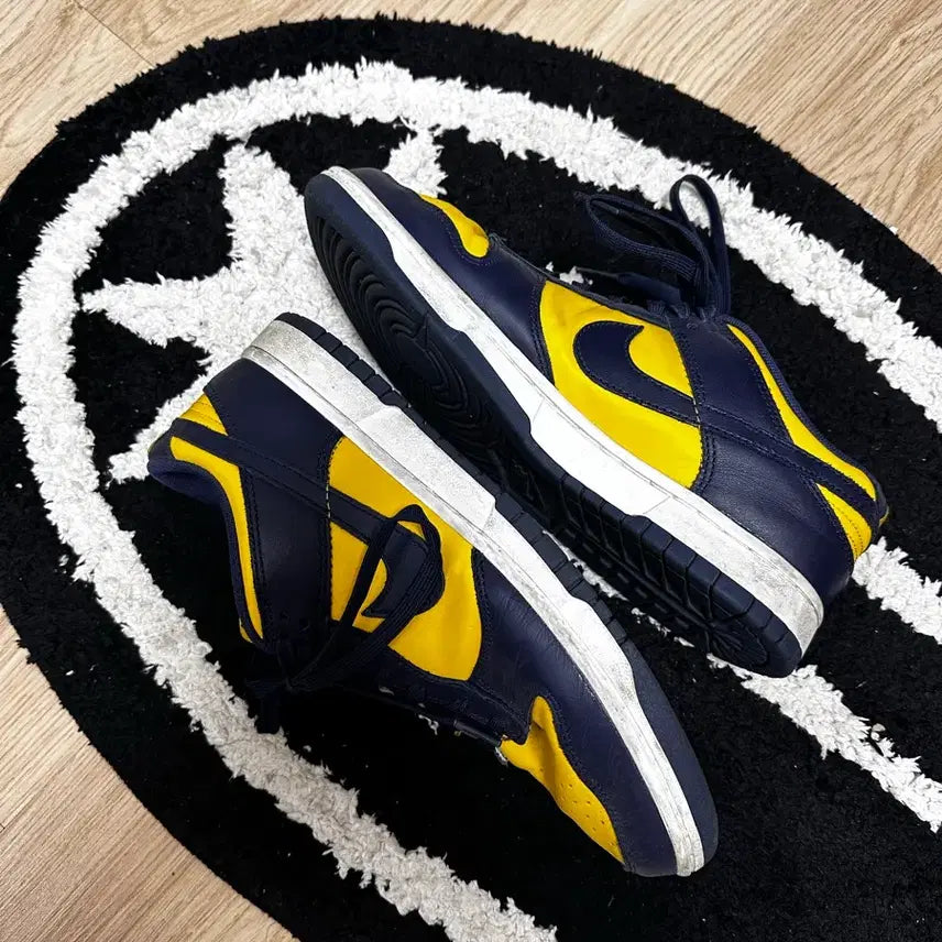 [BUNJANG] Nike Dunk Low Retro Varsity Maize Sneakers / 나이키 덩크 로우 레트로 바시티 메이즈 275