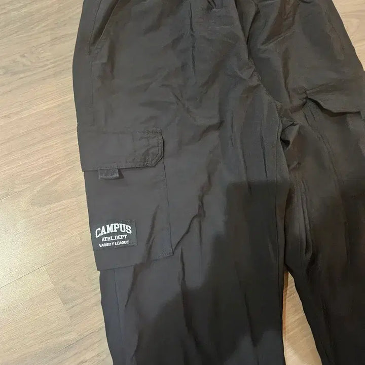 [BUNJANG] ATHL.DEPT Campus Training Cargo Jogger Pants Black / [상태좋음] 캠퍼스 트레이닝 바지 ATHL.DEPT 카고 바지 블랙