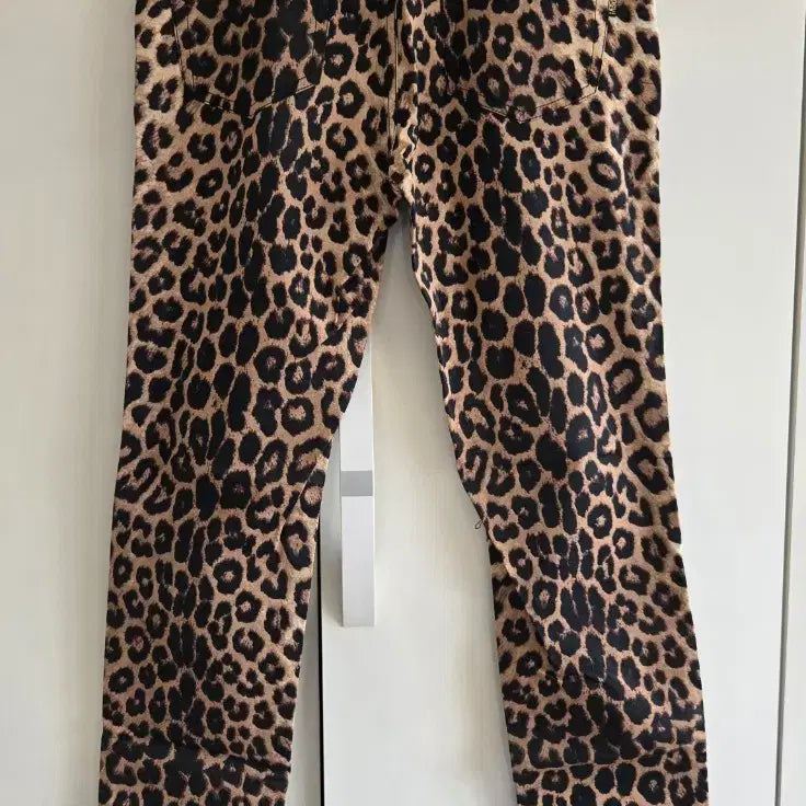 [BUNJANG] DGVI Leopard Print Skinny Pants / DGVI 레오파드 여성스키니 (무료배송)