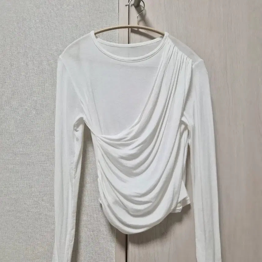 [SOLD OUT] 새상품 로즈니 양진 셔링티
