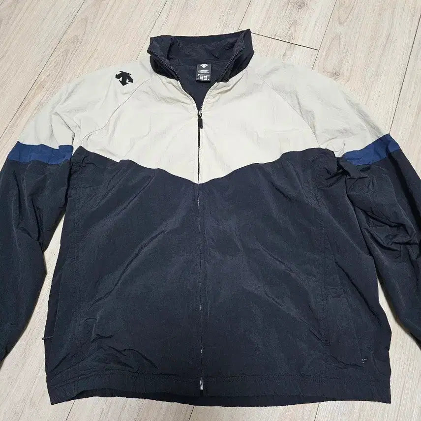 [BUNJANG] Descente Colorblock Woven Windproof Jacket / 데상트 컬러블록 우븐 방풍 자켓 4.5만에 팝니다.