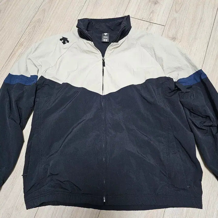 [BUNJANG] Descente Colorblock Woven Windproof Jacket / 데상트 컬러블록 우븐 방풍 자켓 4.5만에 팝니다.