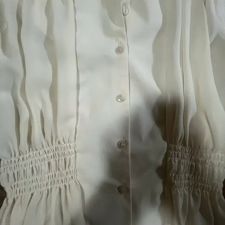 [BUNJANG] White Shirring Blouse / 화이트 셔링 블라우스