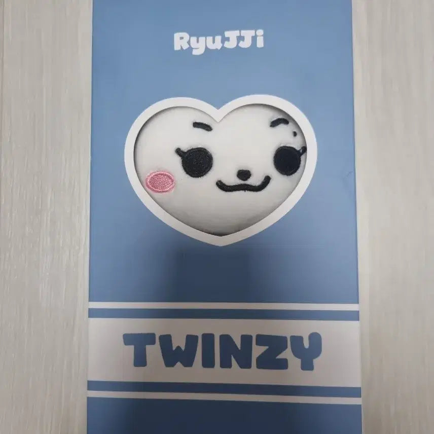 [BUNJANG] ITZY Ryujin TWINZY Plush Doll / ITZY TWINZY PLUSH인형 류찌