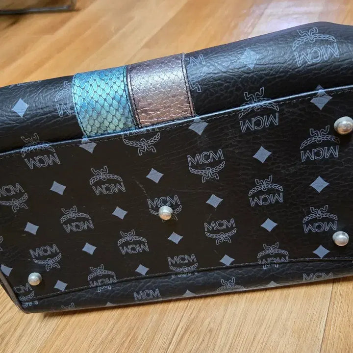 [BUNJANG] MCM Black Lion Boston Bag / MCM 블랙 라이언 보스턴백