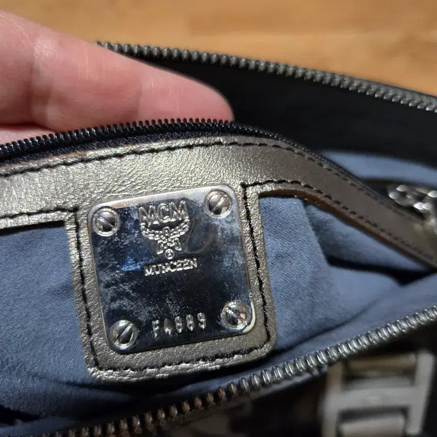 [BUNJANG] MCM Black Lion Boston Bag / MCM 블랙 라이언 보스턴백
