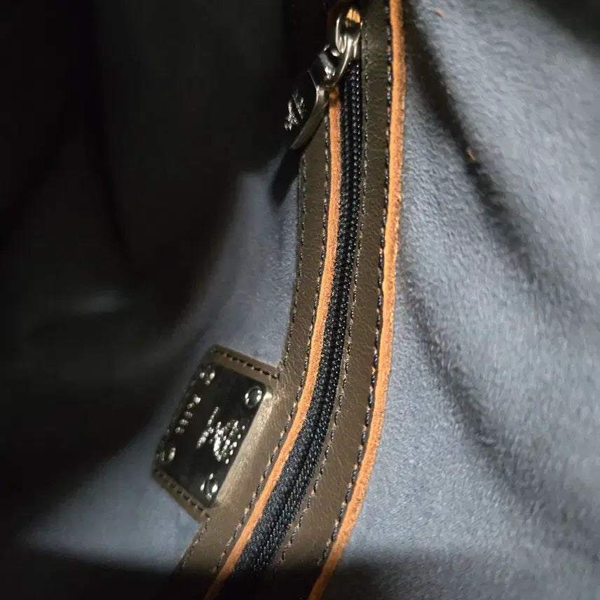 [BUNJANG] MCM Black Lion Boston Bag / MCM 블랙 라이언 보스턴백