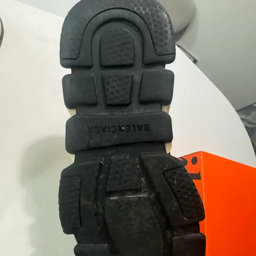 [BUNJANG] Balenciaga Speedrunner Sneakers / 발렌시아가 스피드러너 36