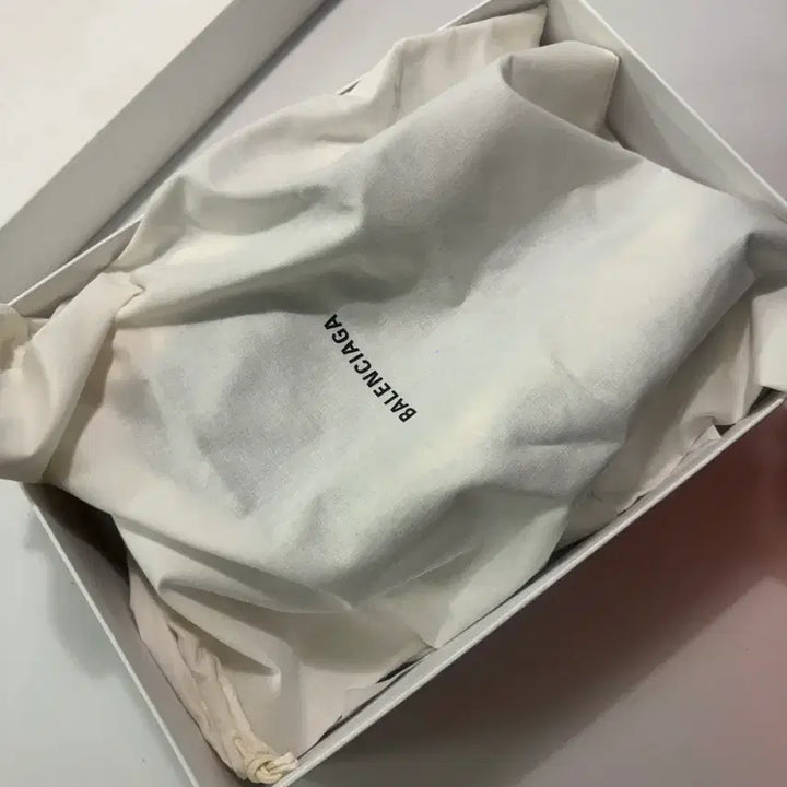 [BUNJANG] Balenciaga Speedrunner Sneakers / 발렌시아가 스피드러너 36