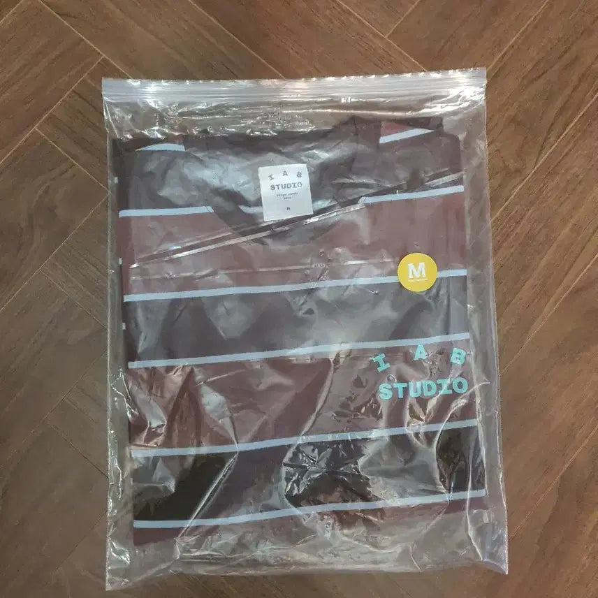 [BUNJANG] IAB Studio Stripe T-Shirt / 아이앱 스튜디오 스트라이프 반팔 티셔츠