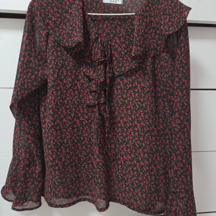 [BUNJANG] Floral Pattern Frill Blouse / 플라워 패턴 프릴 블라우스
