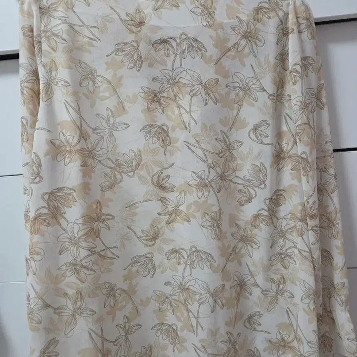[BUNJANG] Floral Pattern Ribbon Blouse / 플라워 패턴 리본 블라우스