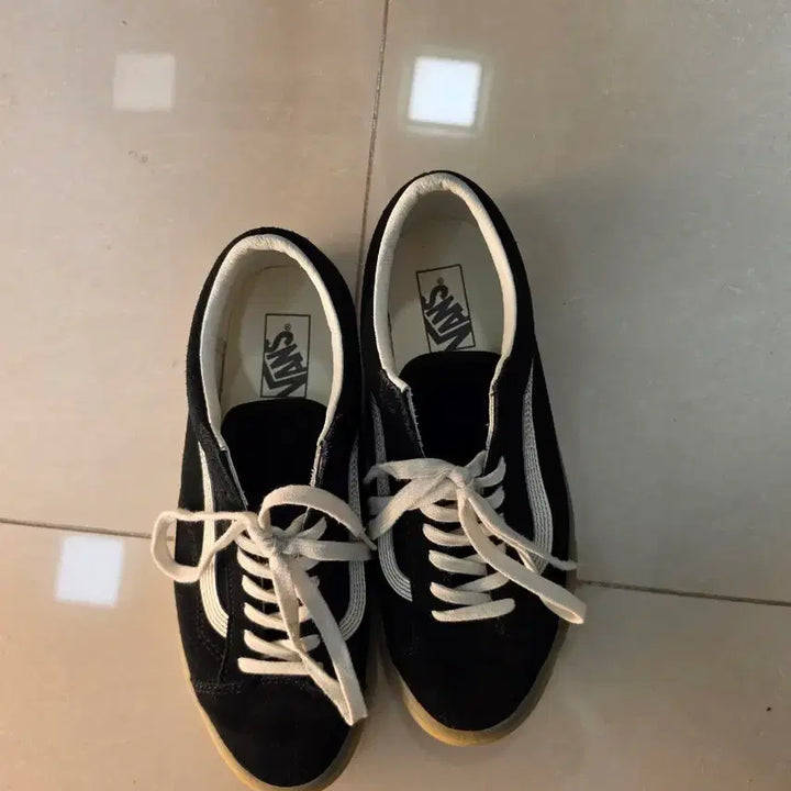 [BUNJANG] Vans Style 36 Black Sneakers / 반스 스타일 36 블랙 280