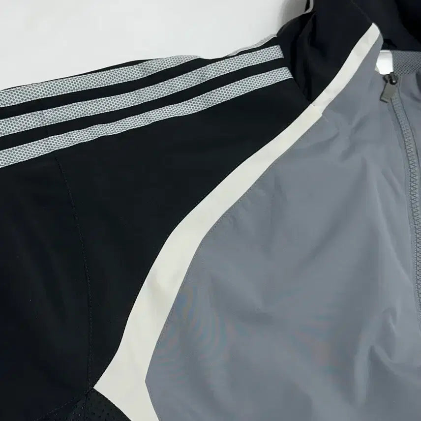 [BUNJANG] Adidas 00s Three Stripe Windbreaker Jacket / 아디다스 00s 삼선 바람막이 블랙 그레이