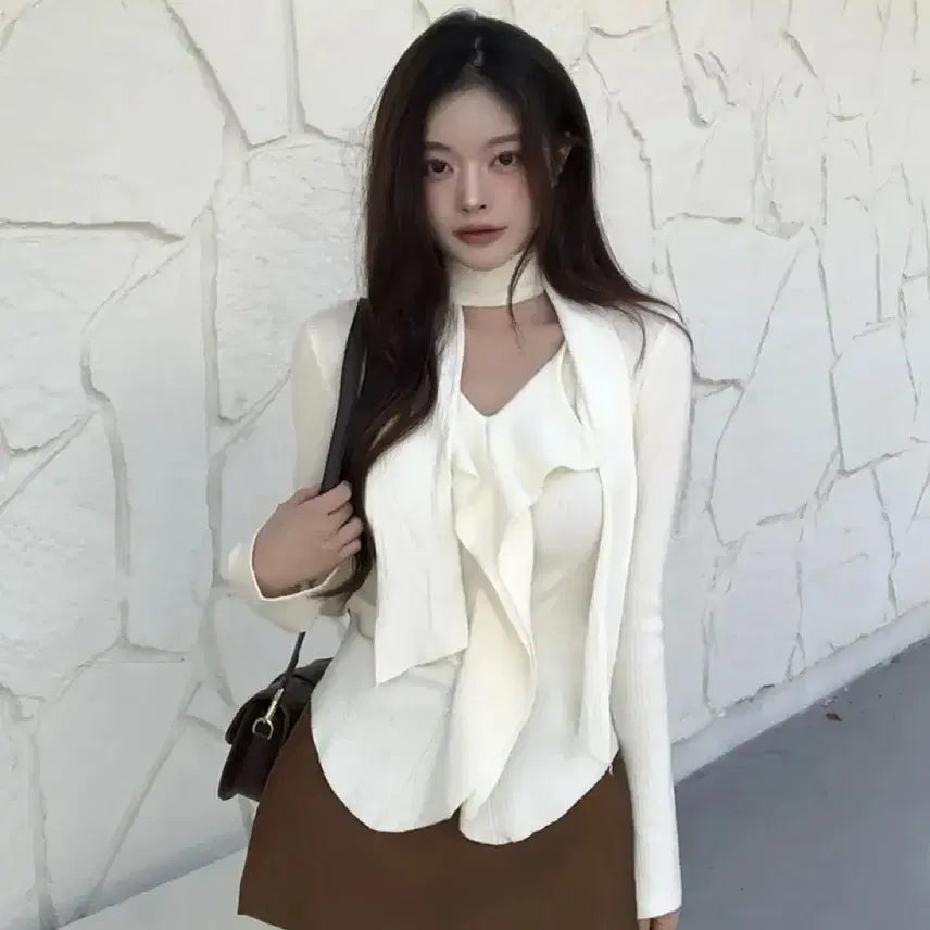 [BUNJANG] Attrangs Ivory Frill Spring Blouse Knit / 아이보리프릴봄블라우스니트 / 아뜨랑스리리앤코히니크모디무드애니원모어어텀하이