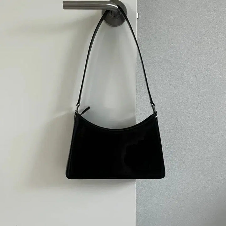 [BUNJANG] FOLNUA ARC BAG Black Handbag / 폴뉴아 아크백 ARC BAG 블랙 FOLNUA