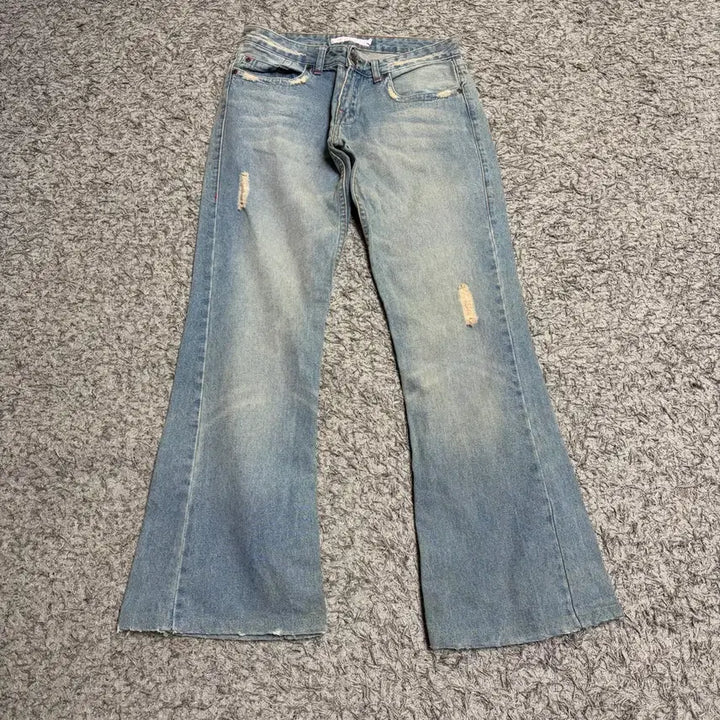 [BUNJANG] Bootcut Denim Pants / 데미지 워싱 부츠컷 데님 팬츠
