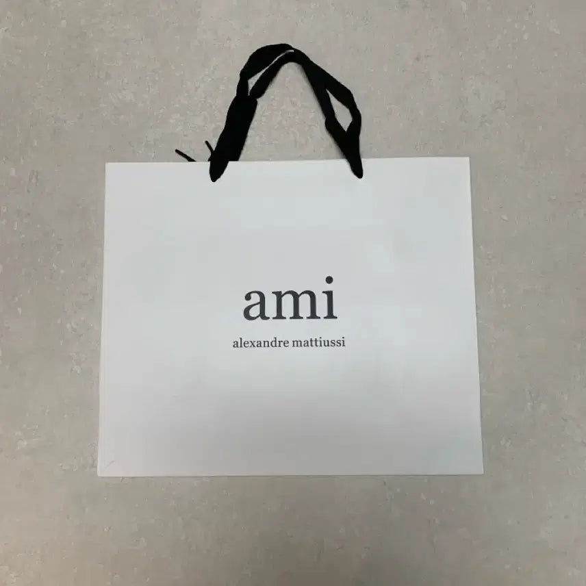 [SOLD OUT] [거의 새제품] 아미 ami 하트로고 코튼 후드집업 나이트 블루 L