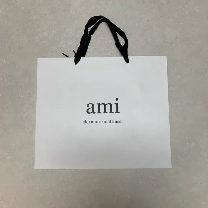 [SOLD OUT] [거의 새제품] 아미 ami 하트로고 코튼 후드집업 나이트 블루 L