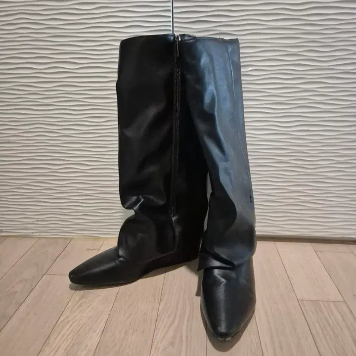 [BUNJANG] Leather Shirring Stiletto Warmers / 원가 31,000->23,000 / 250 스틸레토 워머 레더 셔링