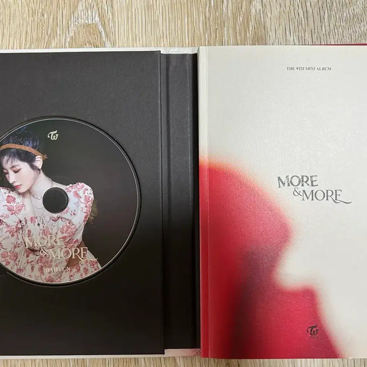 [BUNJANG] TWICE More &amp; More Signed Album / 트와이스 More &amp; More 사인 앨범