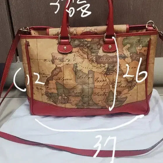 [BUNJANG] Alviero Martini Large Shoulder Bag / 알비에로마르티니 라지사이즈 숄더백