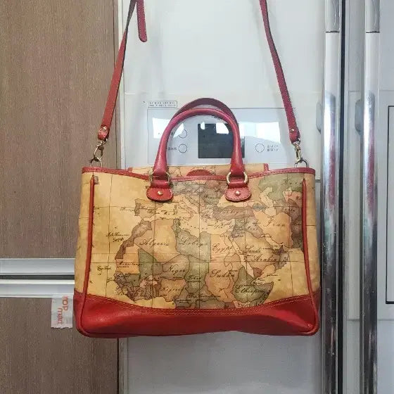 [BUNJANG] Alviero Martini Large Shoulder Bag / 알비에로마르티니 라지사이즈 숄더백
