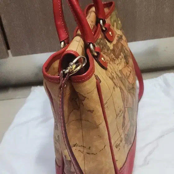 [BUNJANG] Alviero Martini Large Shoulder Bag / 알비에로마르티니 라지사이즈 숄더백