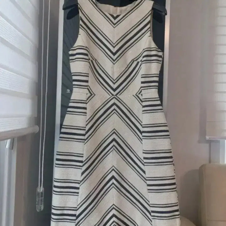 [SOLD OUT] (최종) h&amp;m 프리미엄라인 정장 스타일 원피스 44~마른55