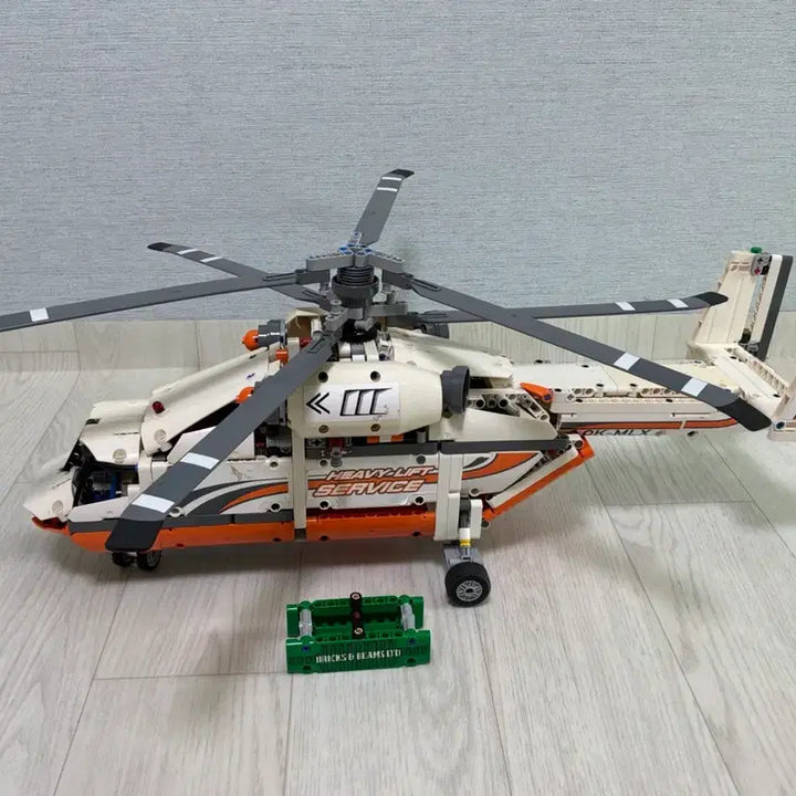 [BUNJANG] Lego Technic 42052 Heavy Lift Helicopter / 레고 테크닉 42052 헤비 리프트 헬리콥터 (구동 완벽, 변색 감안)