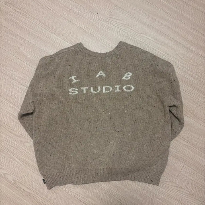 [BUNJANG] IAB Studio Sadler House Knit Plain L / 아이앱 세들러하우스 니트 플레인 L