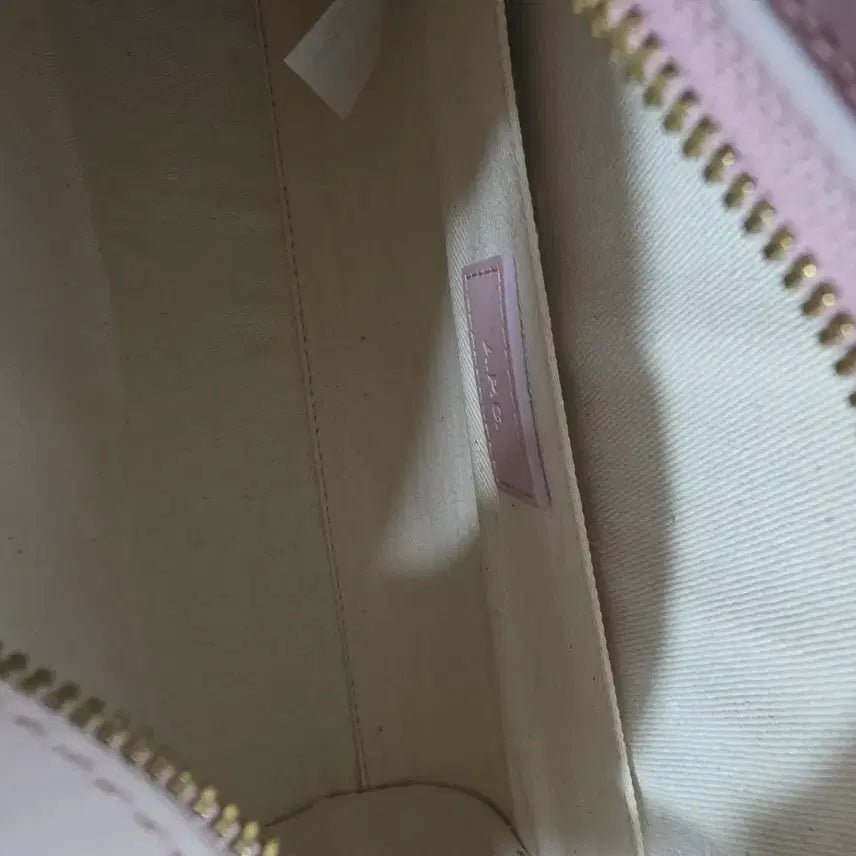 [BUNJANG] A.P.C. Half Moon Crossbody Bag - Pink / 정품 A.P.C. 아페쎄 하프문 크로스백 핑크
