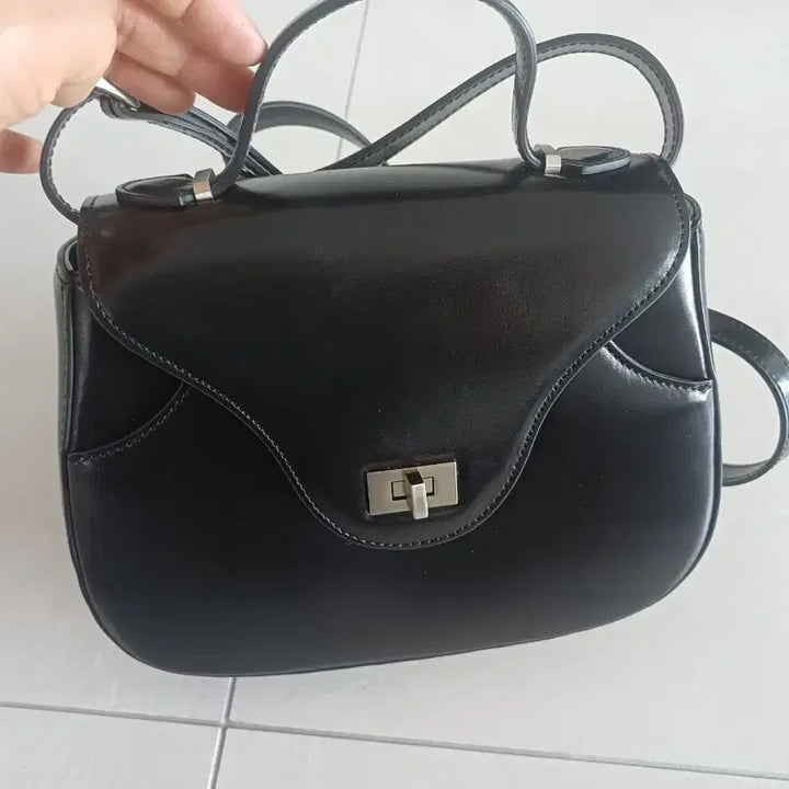 [SOLD OUT] 아포아 블랙 파오백