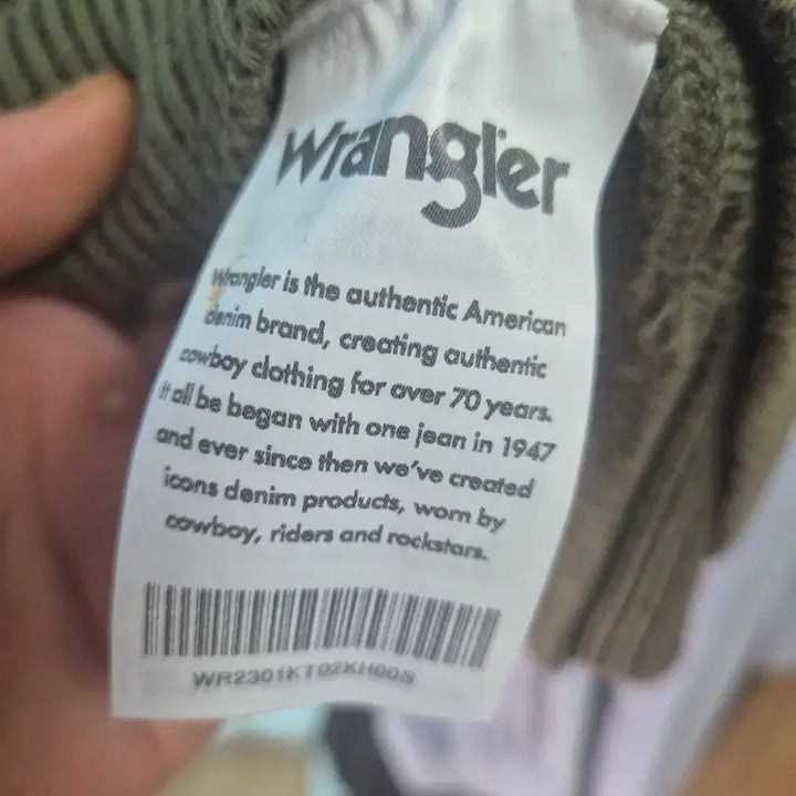 [BUNJANG] Wrangler W Logo Knit Sweater / Wrangler 랭글러 니트 카키 W로고 깔끔핏 105추천 간절기