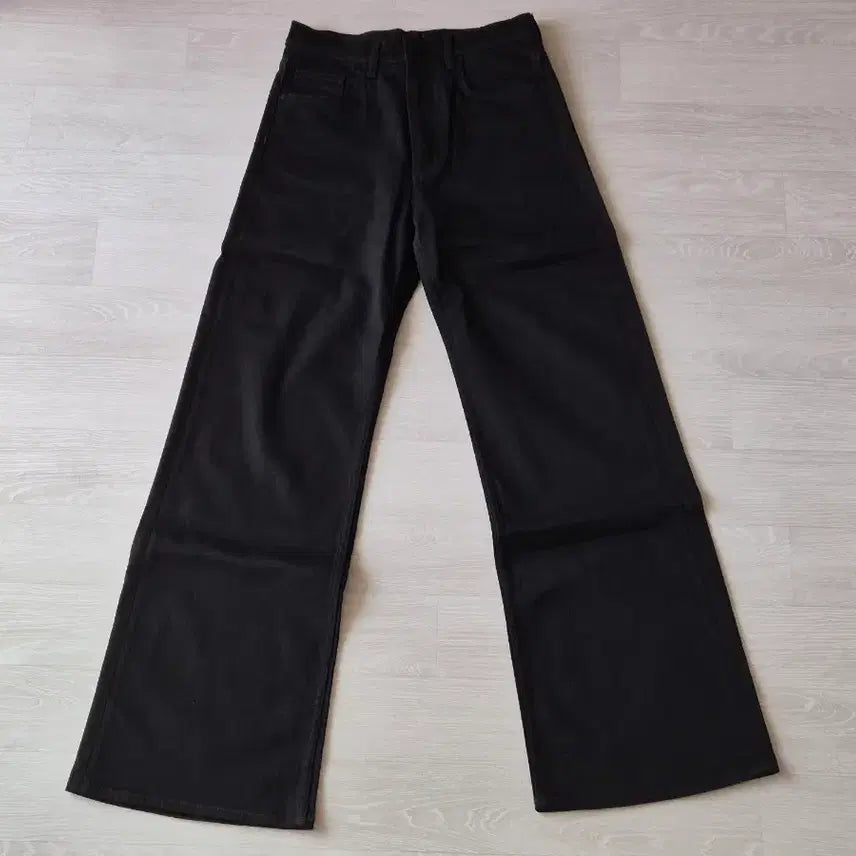 [SOLD OUT] (새상품)COS 코스 플레어 데님 팬츠 블랙 27