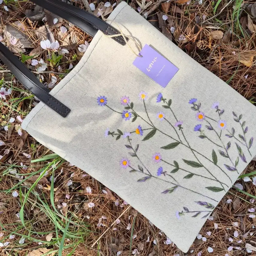 [BUNJANG] Hand-embroidered Wildflower Shoulder Bag / 들꽃자수 숄더백