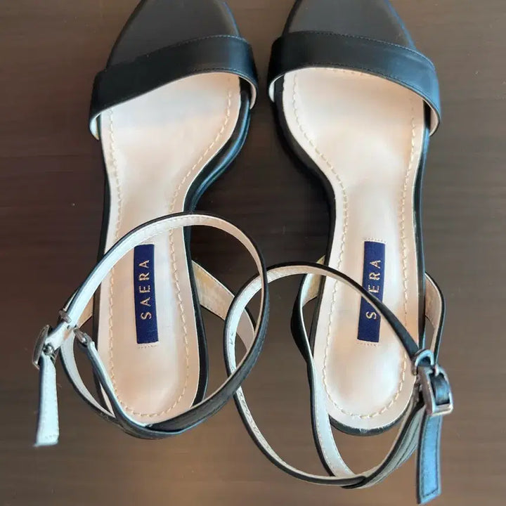 [BUNJANG] Sera Blossom Sandals Black 240mm 7-8cm Heel / 세라 블라썸 샌들 37(240) 7~8cm