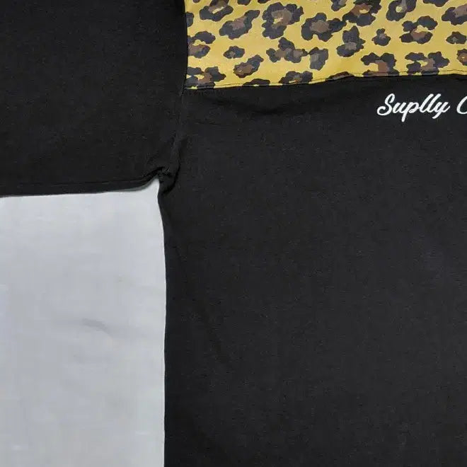 [BUNJANG] Rodeo Crowns Leopard Back Panel Sweatshirt / [L] 로데오 크라운즈(Rodeo Crowns) 백패널 레오파드 맨투맨