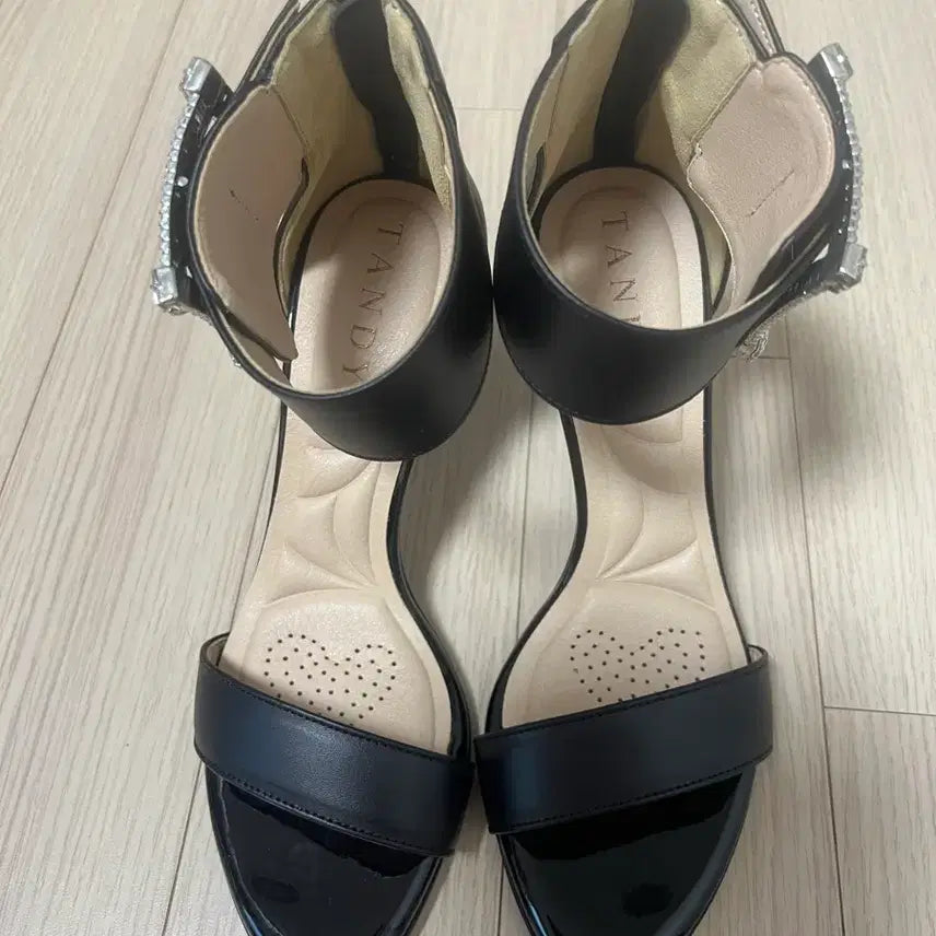 [SOLD OUT] 탠디 샌들 240E 7~8cm