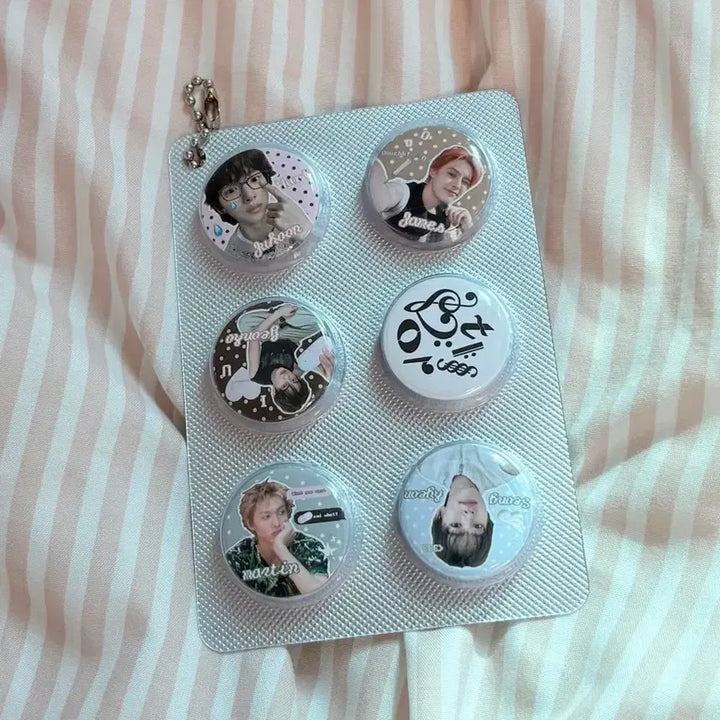 [SOLD OUT] 코르티스 핀뱃지 핀버튼 키링 캡슐키링 제임스 마틴 주훈 성현 건호