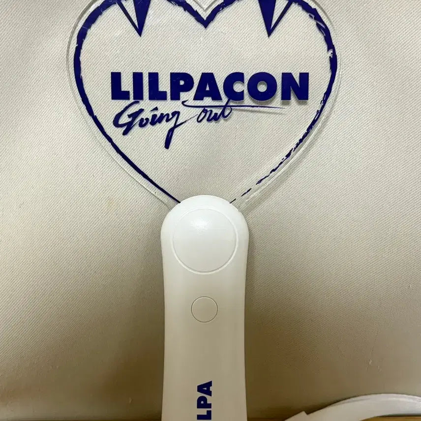[BUNJANG] Isegye Idol Lilpa Concert Lightstick / 이세계 아이돌 릴파콘 응원봉 판매합니다