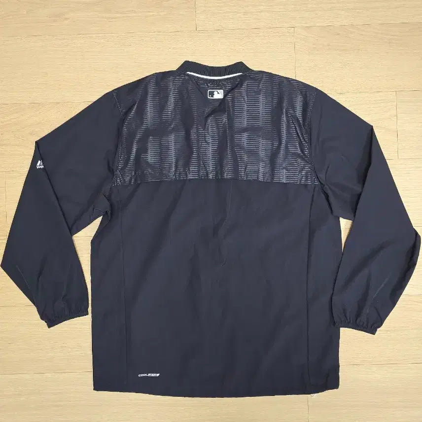 [BUNJANG] Majestic Authentic Cool Base On-Field New York Yankees Long Sleeve Windbreaker / 마제스틱 어센틱 쿨베이스 온필드 뉴욕 양키즈 긴팔바람막이 M(105)