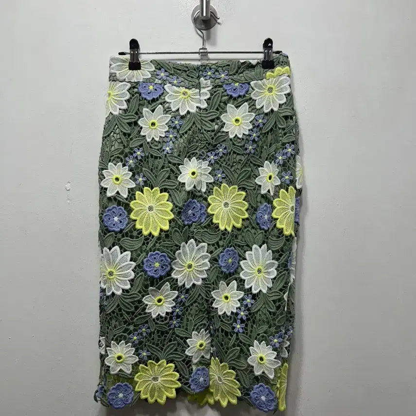 [BUNJANG] Flower Lace H-Line Skirt S / 플라워 레이스 H라인 스커트 S