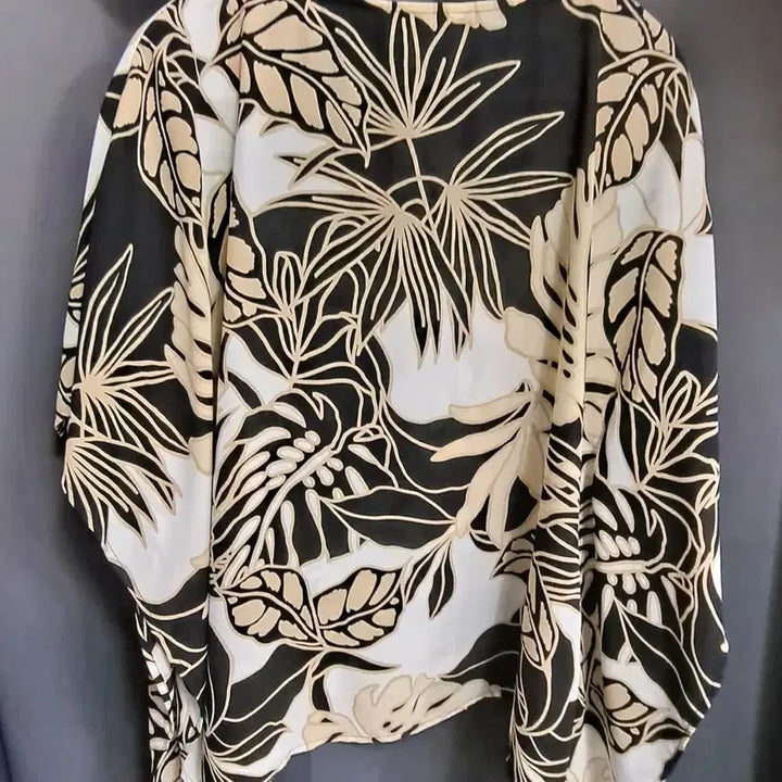[BUNJANG] White House Black Market Monochrome Leaf Pattern Top / 화이트 하우스 블랙 마켓 모노크롬 나뭇잎 패턴 탑 카프탄 루즈핏