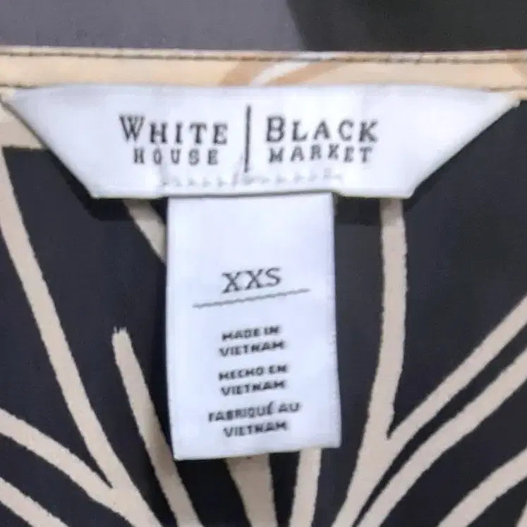 [BUNJANG] White House Black Market Monochrome Leaf Pattern Top / 화이트 하우스 블랙 마켓 모노크롬 나뭇잎 패턴 탑 카프탄 루즈핏