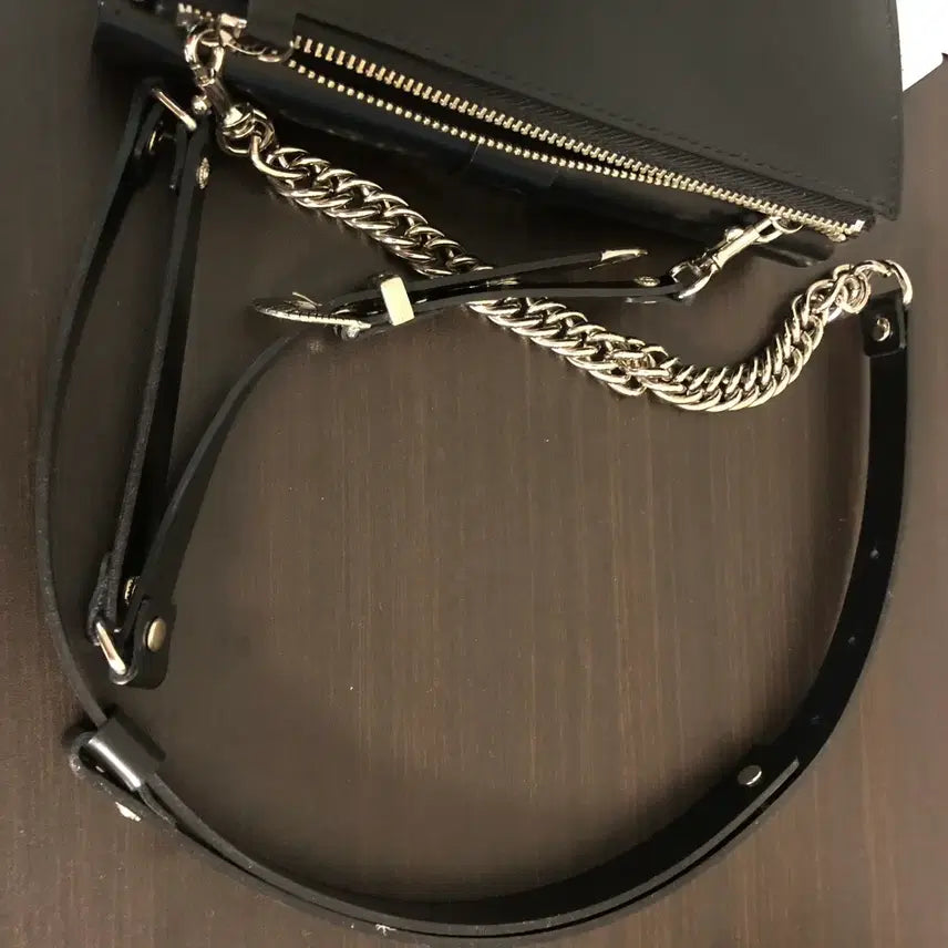 [BUNJANG] Toga Leather Chain Bag / 토가 레더 체인백