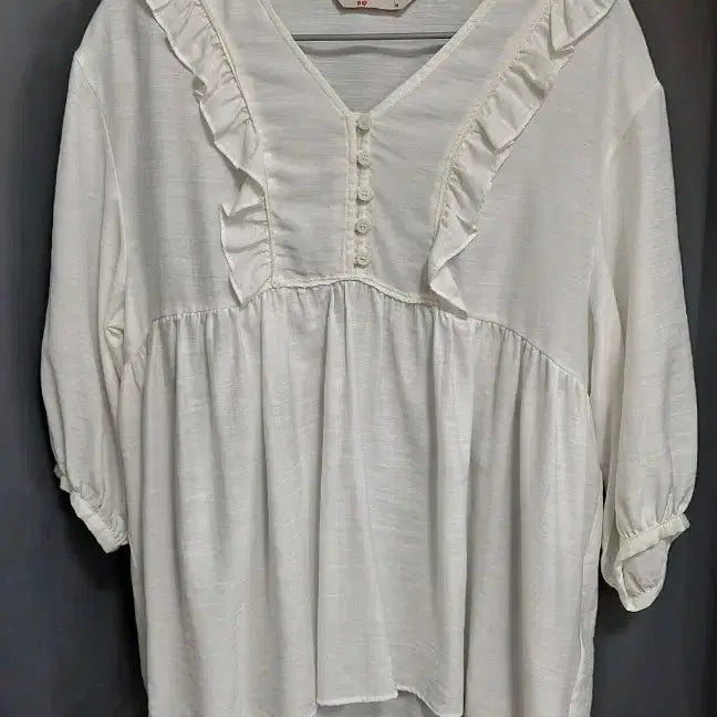 [BUNJANG] 8 Seconds White Frill V-Neck Blouse / 에잇세컨즈 화이트 프릴 브이넥 블라우스