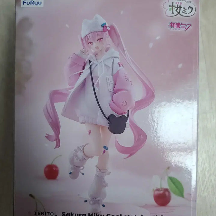 [BUNJANG] Vocaloid Hatsune Miku Sakura Miku Cool Style Petit Figure (Sealed) / (택포) 사쿠라미쿠 Cool style petit 미개봉품 판매합니다