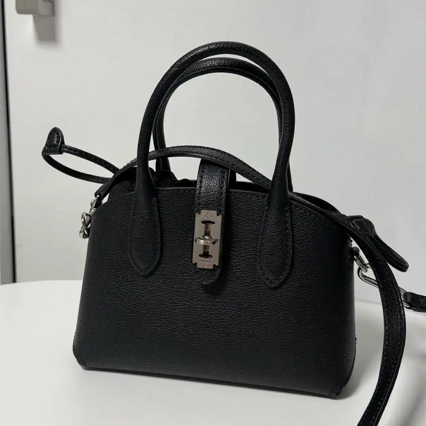 [SOLD OUT] 분크  토크 헐밋 크로스 스몰 블랙